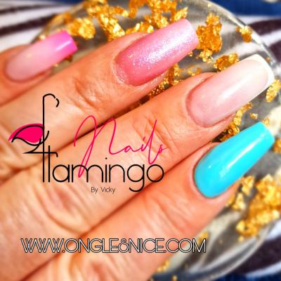 pose d'ongles en gel purple